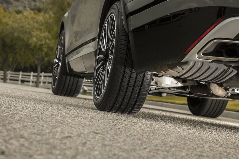 Tire image 0