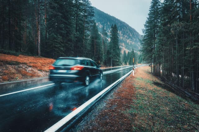 Las llantas ideales para zonas con lluvias frecuentes