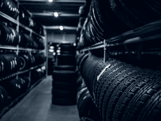 Llantas originales vs aftermarket: qué cambia relmente cuando saltas de ls que venían de fábrica